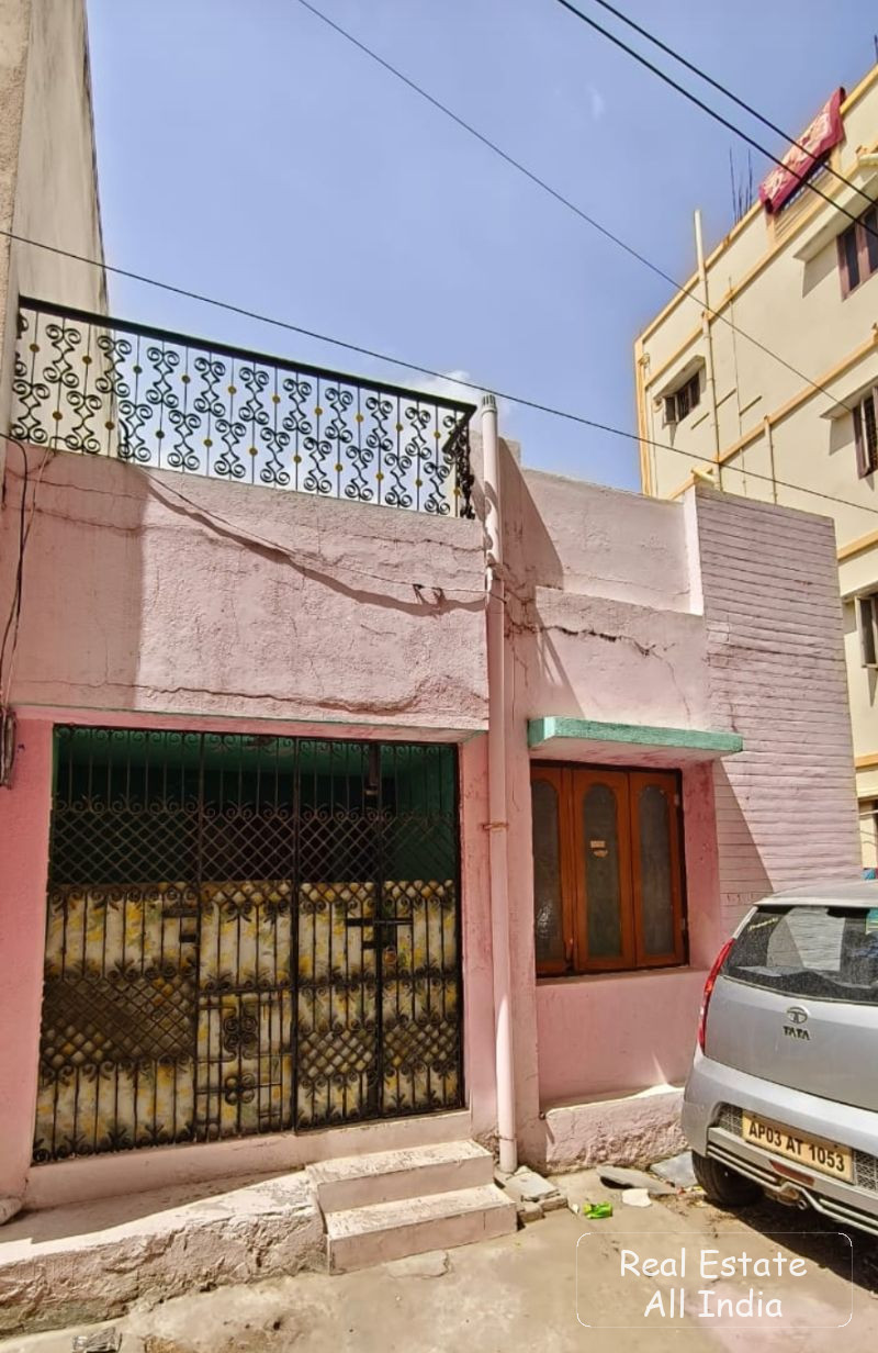 🏠 ఉత్తర ముఖ ఇల్లు అమ్మకానికి 📍 స్థలం: మునిసిపల్ ఆఫీస్ సమీపంలో, తిరుపతి 🧭 ఫేసింగ్: ఉత్తర ముఖం 📐 స్థల విస్తీర్ణం: 15 అంకణాలు 📏 కొలతలు: ➡️ వ - PS0473