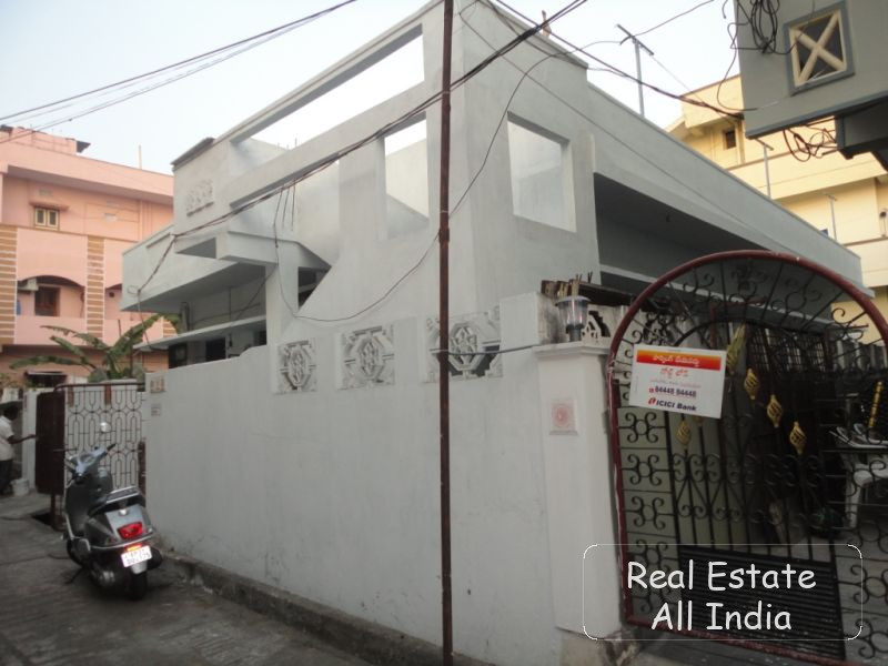 2BHK ind house for sale 2 mins walk to major junction - PS0537